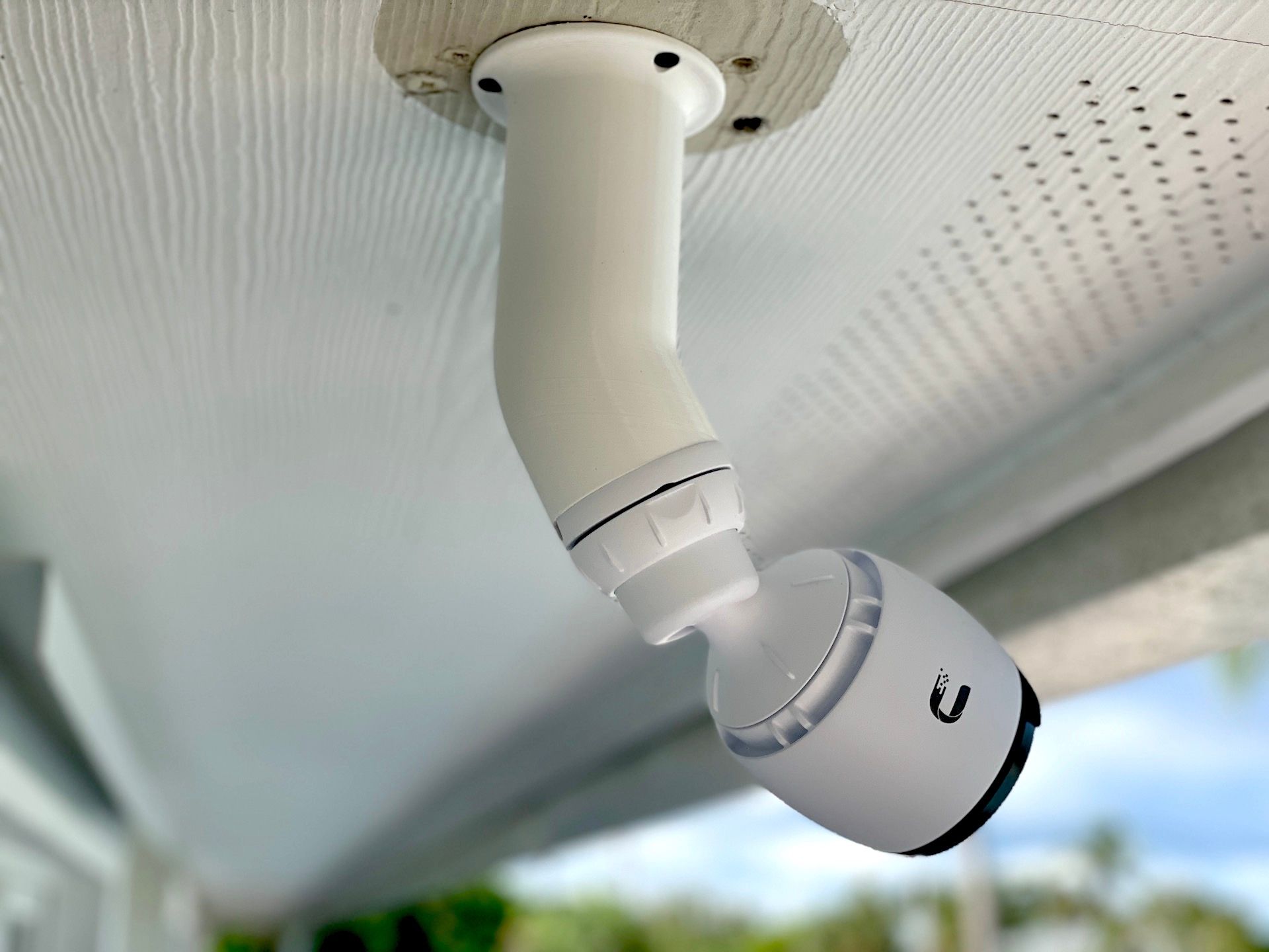 G4 Pro Under Soffit Ceiling Mount