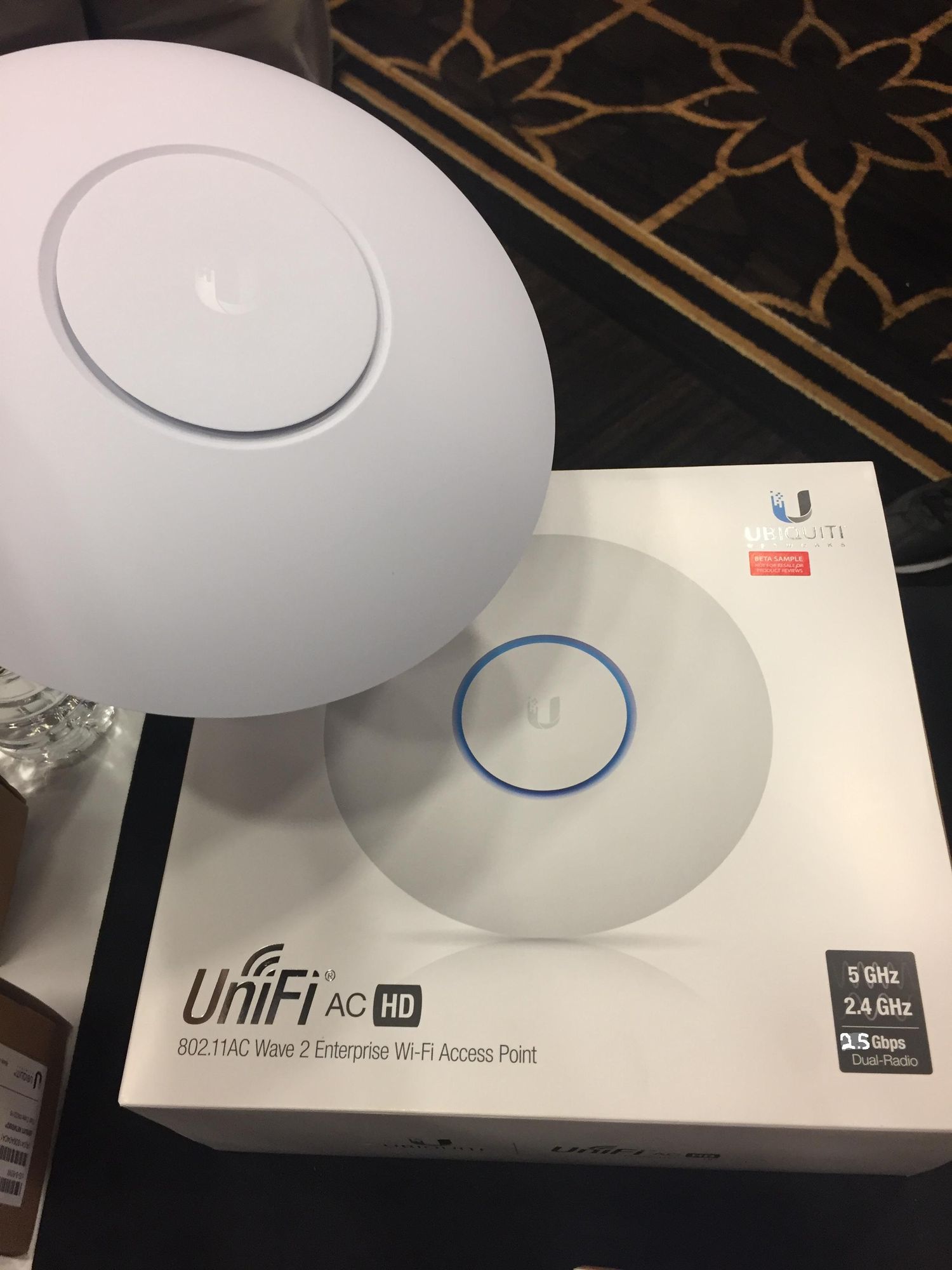 UBIQUITI UniFi AC HD (UAP-AC-HD) 802.11ac Wave 2 Enterprise Wireless Wi-Fi  Access Point