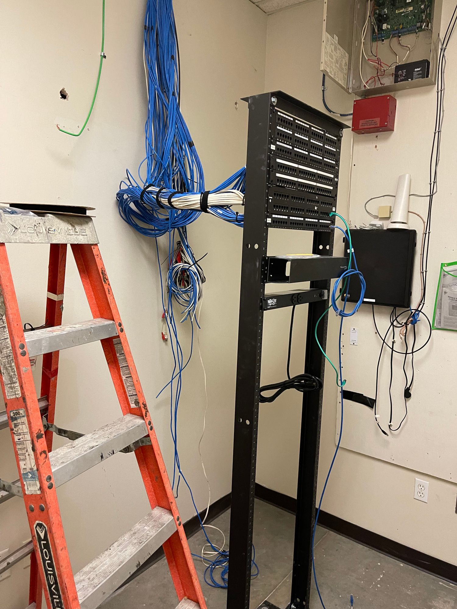 Advice on Server Rack Cable Management, by Aria Zhu